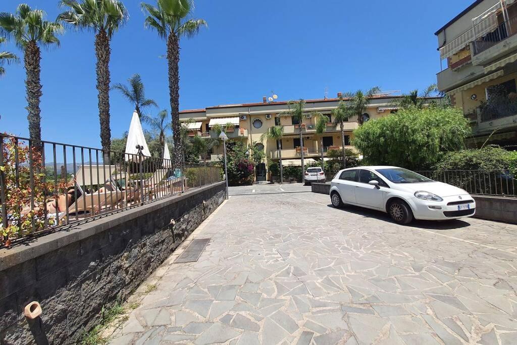 Appartamento Sicilia, Mansarda le due terrazze Mascali Esterno foto